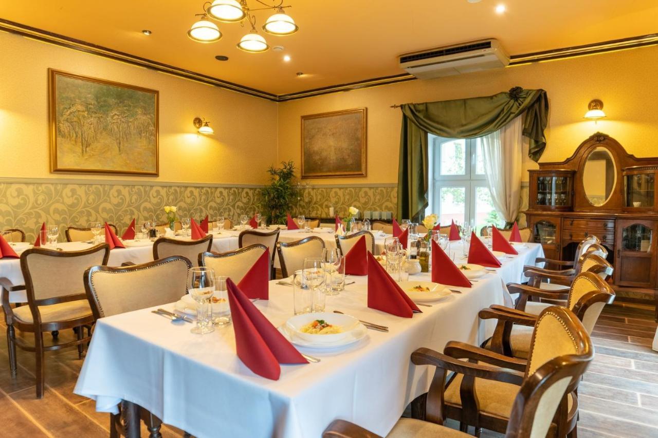 Hotel Stara Poczta Tychy Kültér fotó